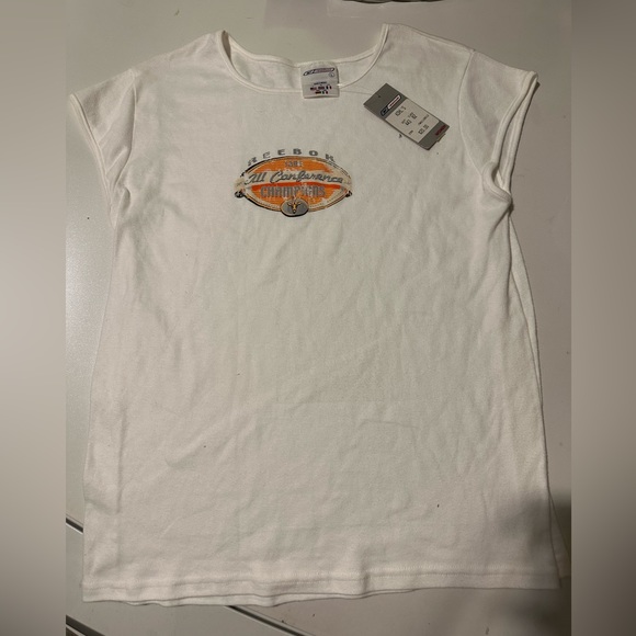 Juniors Large Vintage Reebok Tee - Picture 2 of 4